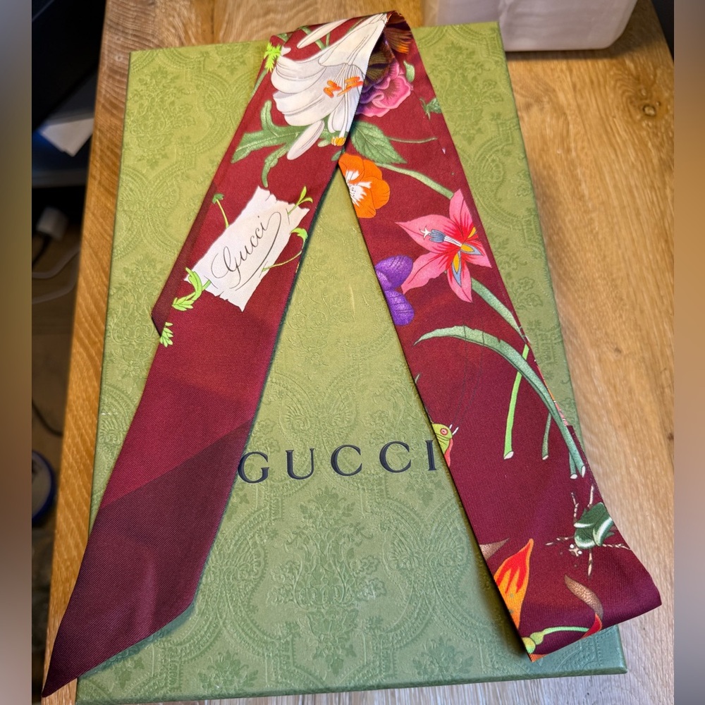 Gucci Floral Silk Twilly Scarf – Burgundy Multicolor – Logo Print